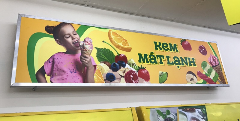 Làm hộp đèn giá bao nhiêu?